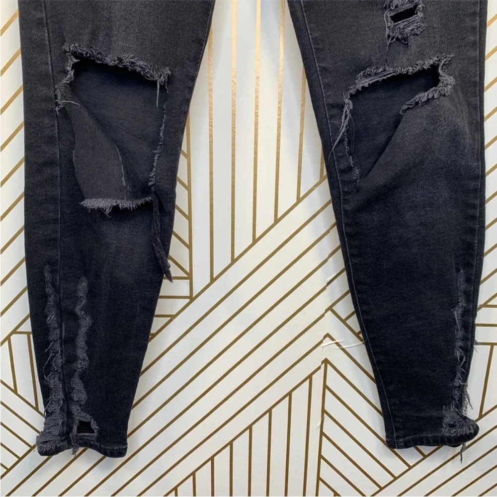 Free People Black About a Girl Ripped‎ HighRise Crop Jean size 30 - Picture 8 of 16